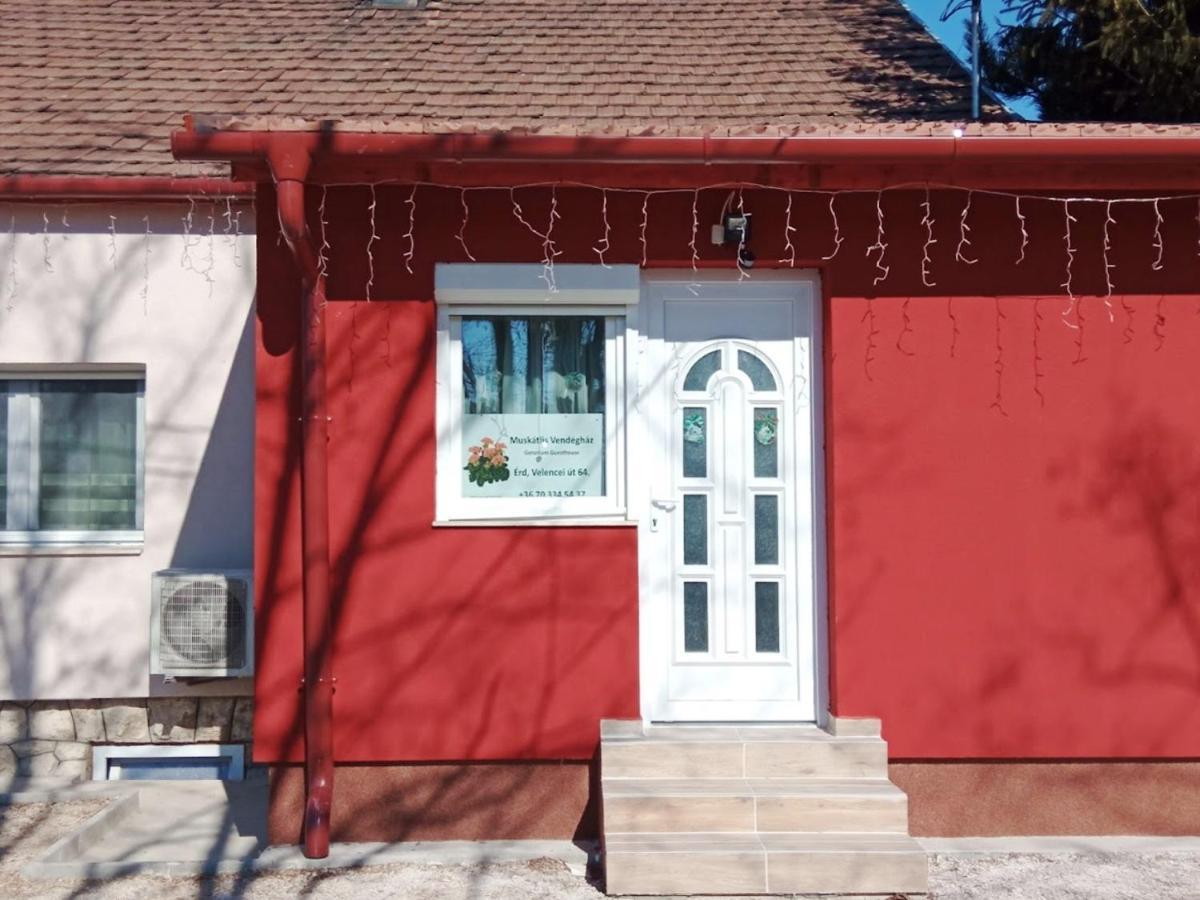 Hotel Érdi Muskátlis Vendégház Exteriér fotografie